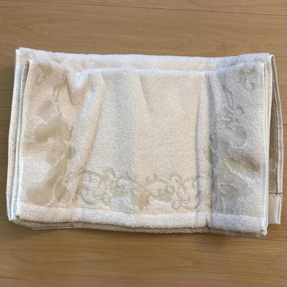 Tokyo DisneySea Fantasy Springs Hotel Towel